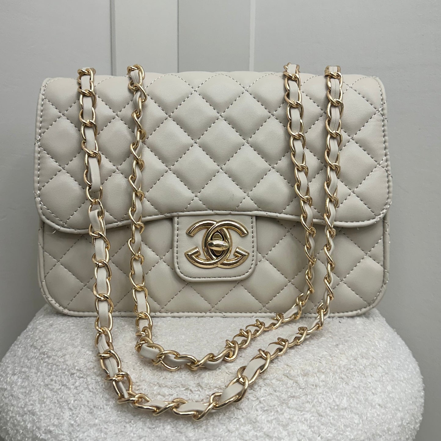 Chloe - Cushioned Bag