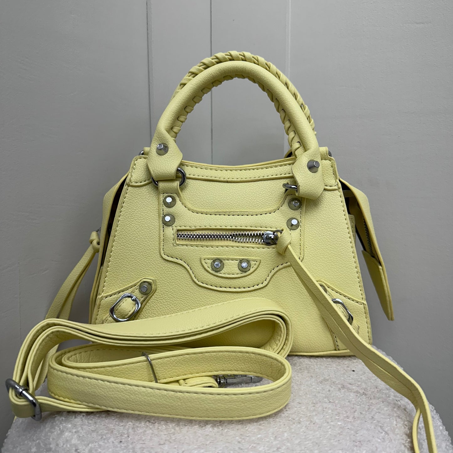 DAN- Handbag with strap