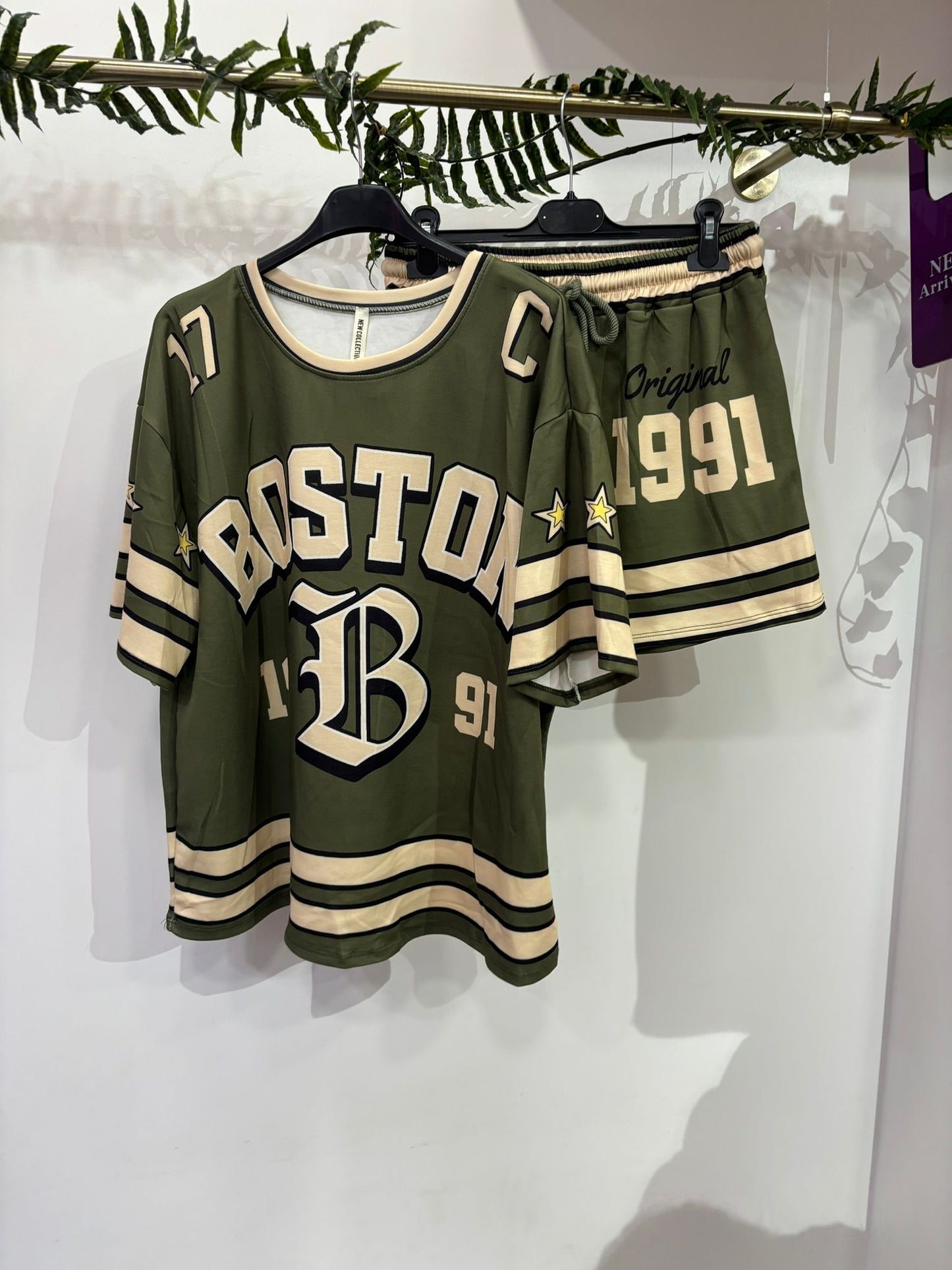BOSTON SHORT AND TSHIRT SET😍