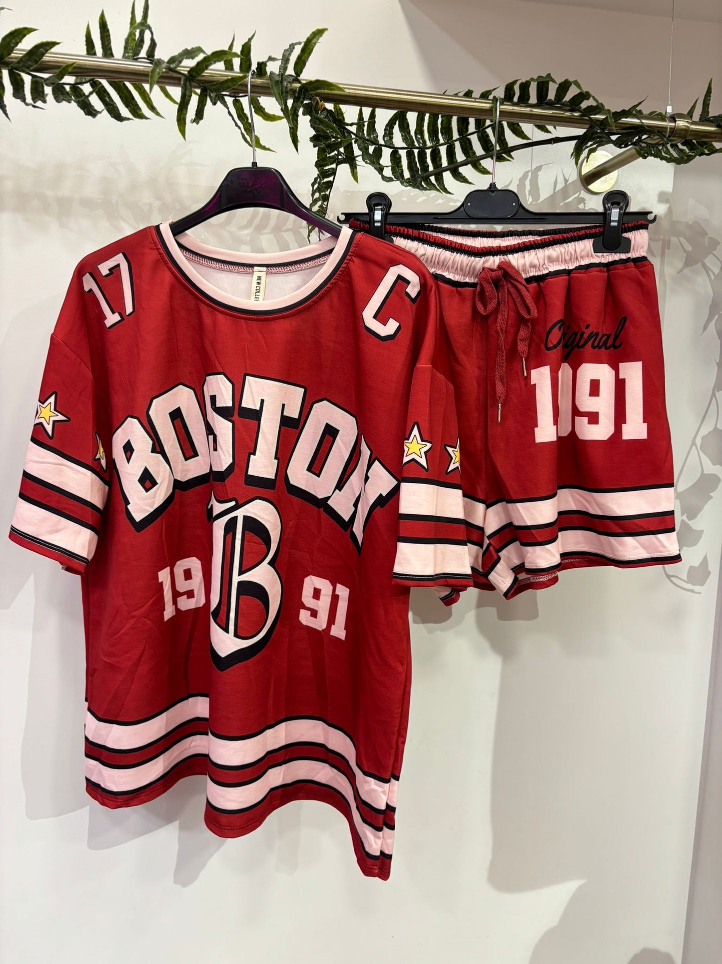 BOSTON SHORT AND TSHIRT SET😍