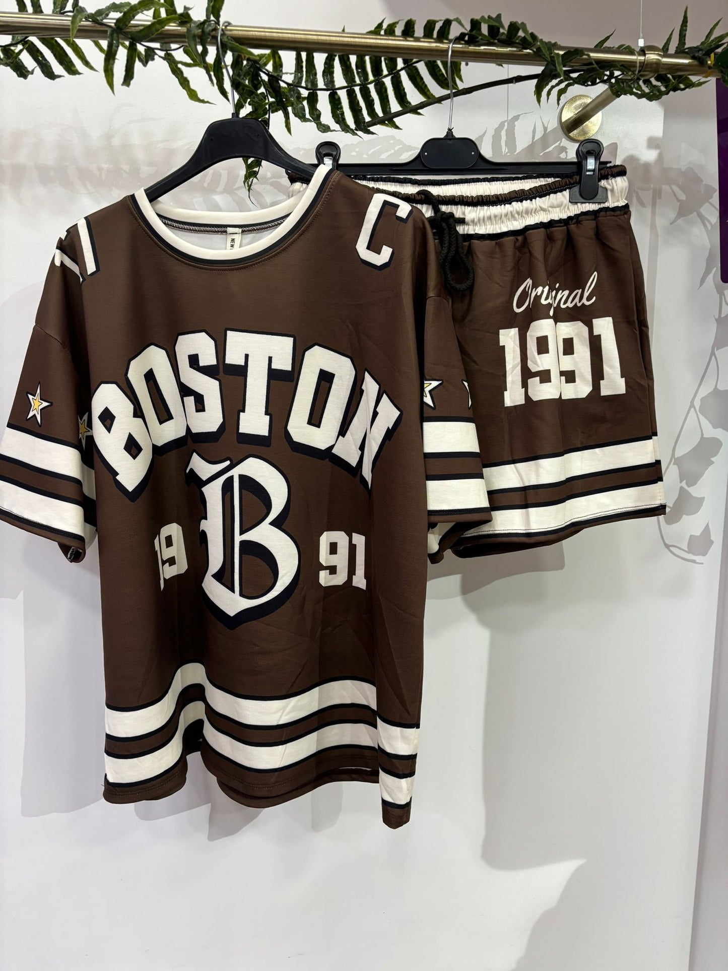 BOSTON SHORT AND TSHIRT SET😍