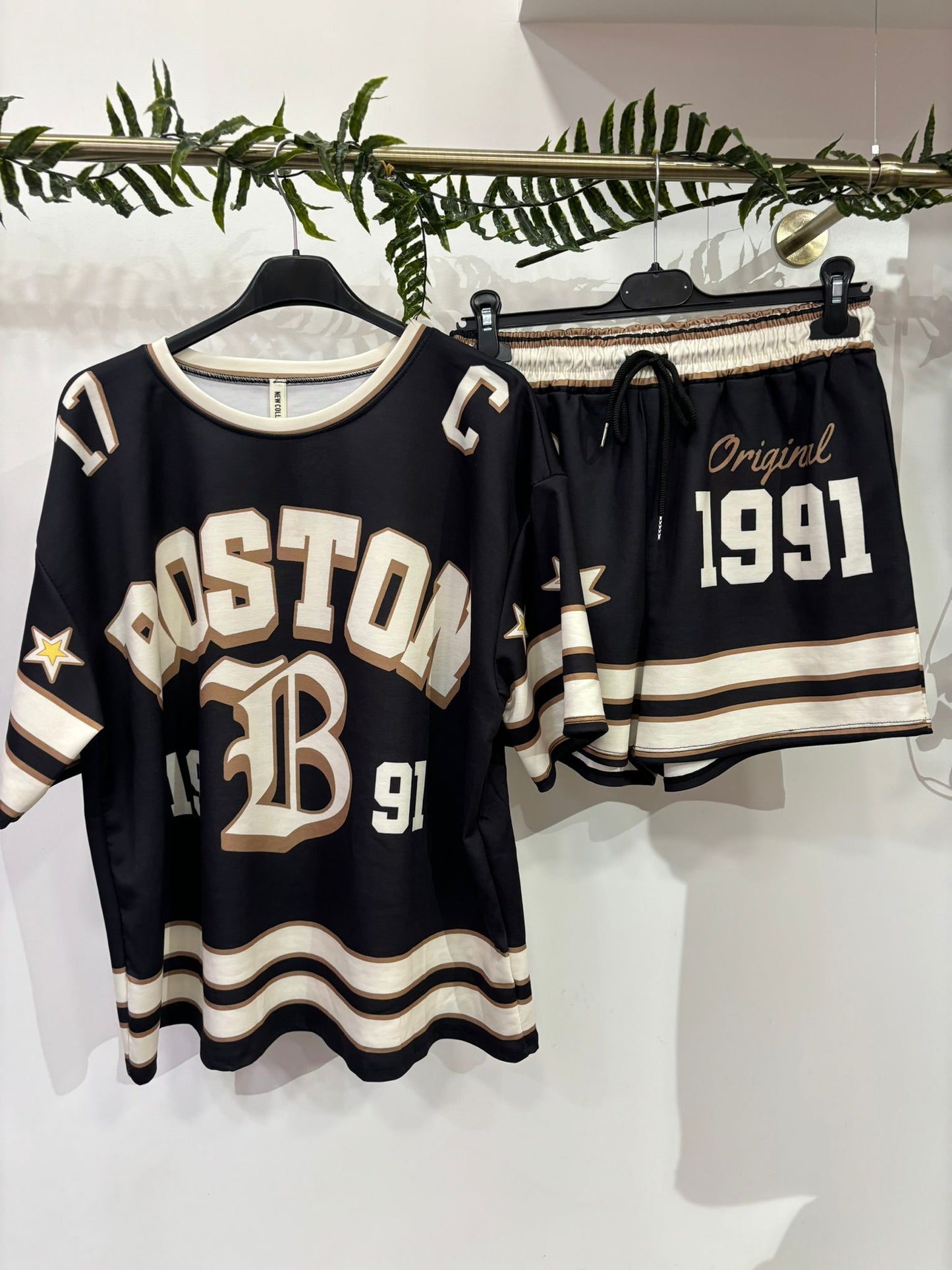 BOSTON SHORT AND TSHIRT SET😍