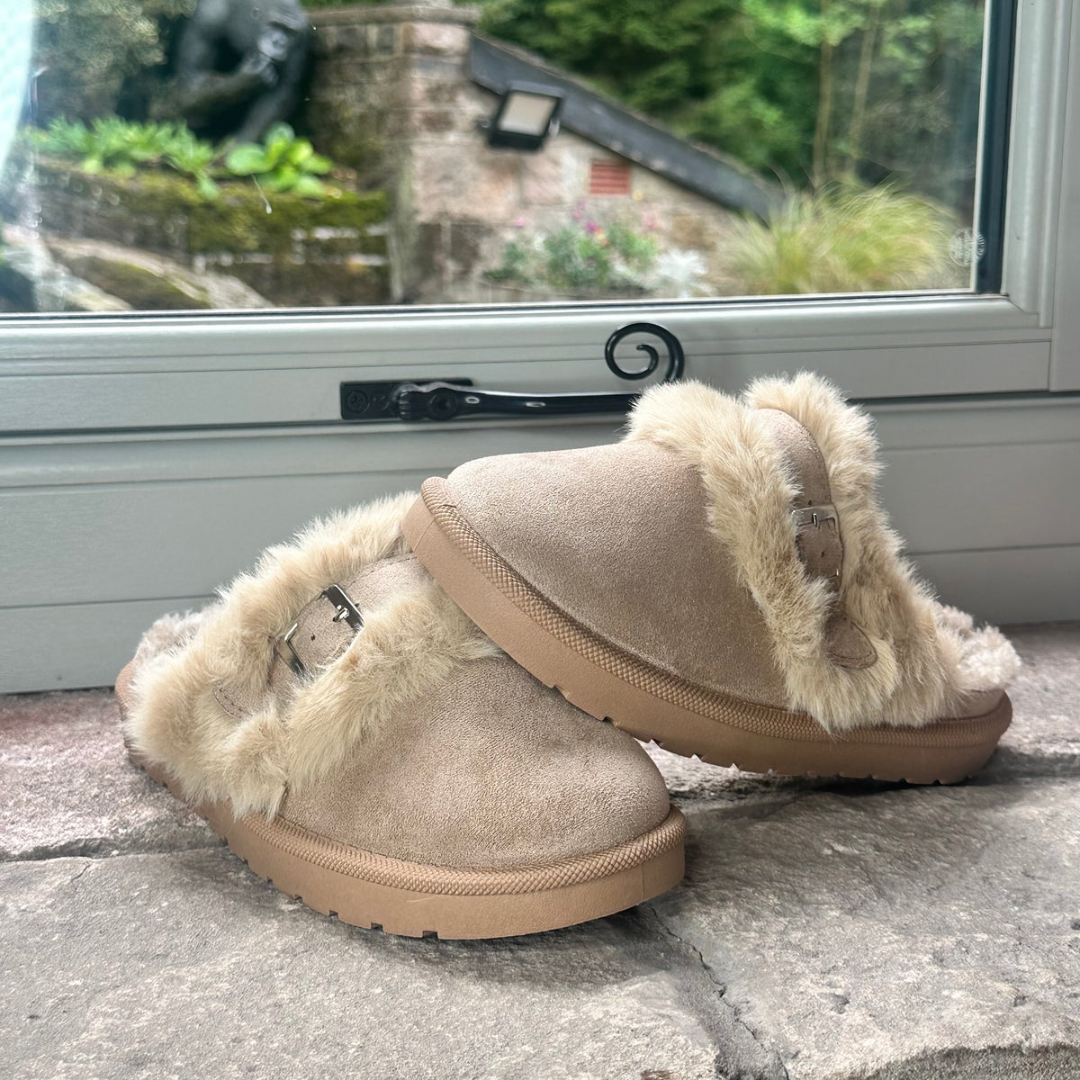FAUX Fur Buckle Slipper - Suede effect