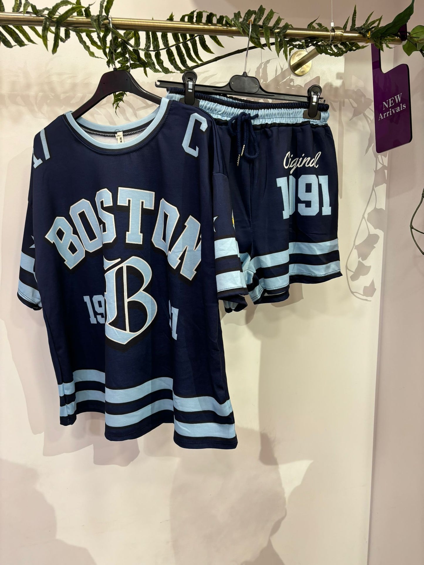 BOSTON SHORT AND TSHIRT SET😍