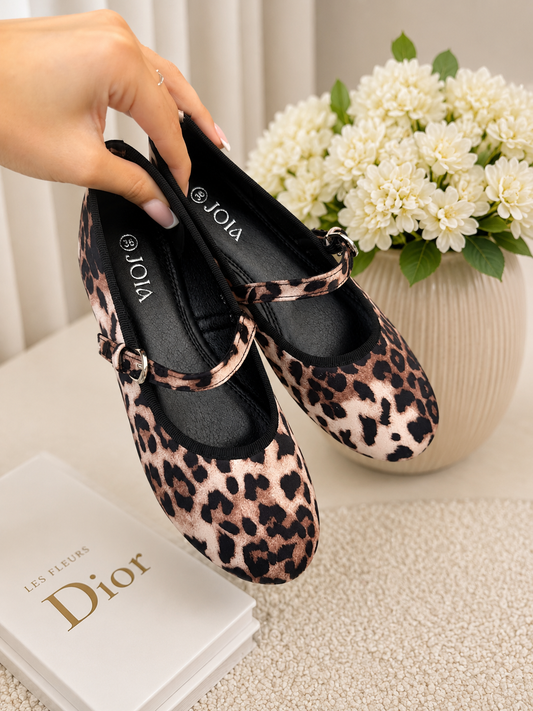 Leopard Buckle Flat Shoes
